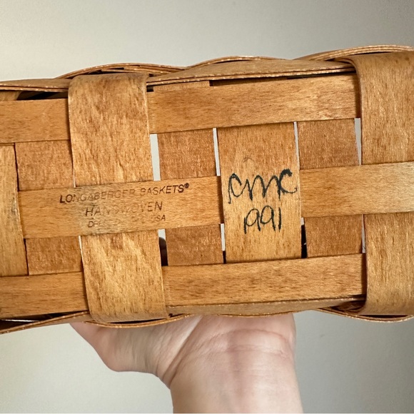 Vintage Longaberger basket with leather handle handwoven 1991 - Picture 3 of 10